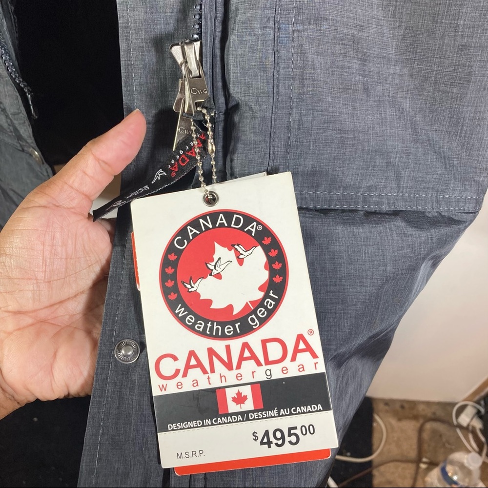 Canada Weathergear winter jacket. Size Medium - Picture 8 of 12